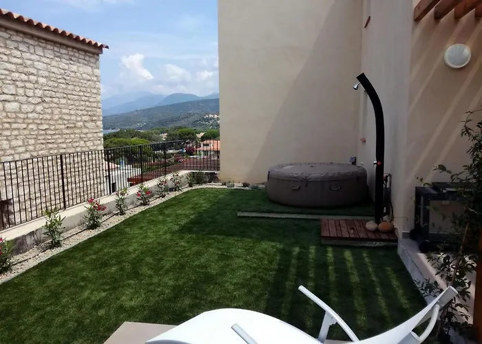 Domaine A Mortella T2 * Saint-Florent (Corsica)